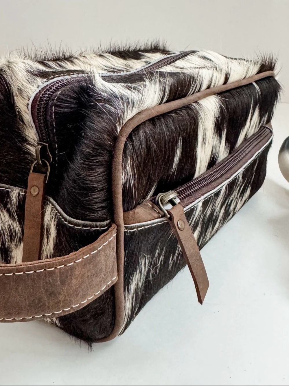 NWT Handcrafted Cowhide Toiletry Bag Brown & Cream Leather Trim